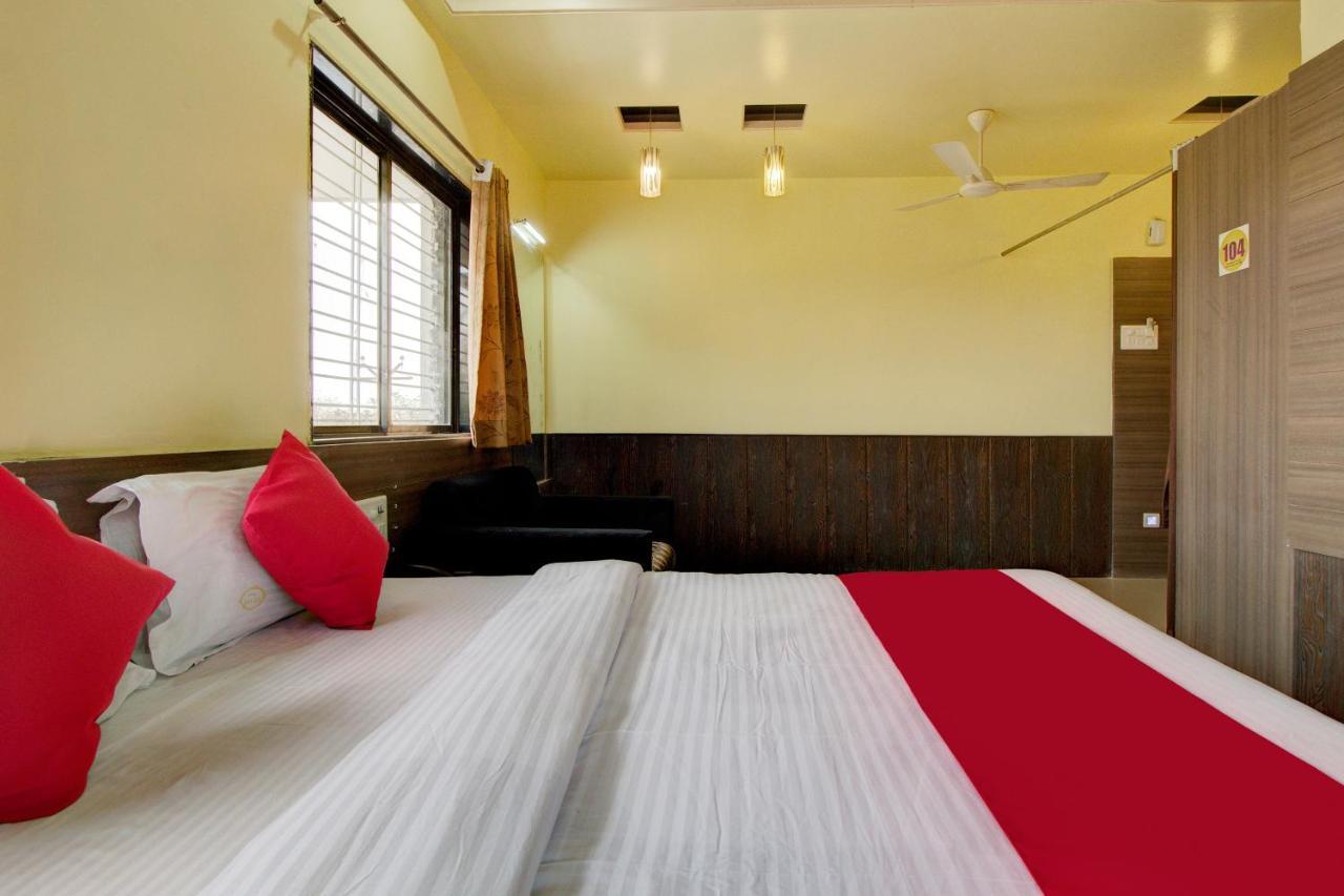 Отель Oyo Slp013 Savan And Sapna Lodging Солапур Экстерьер фото