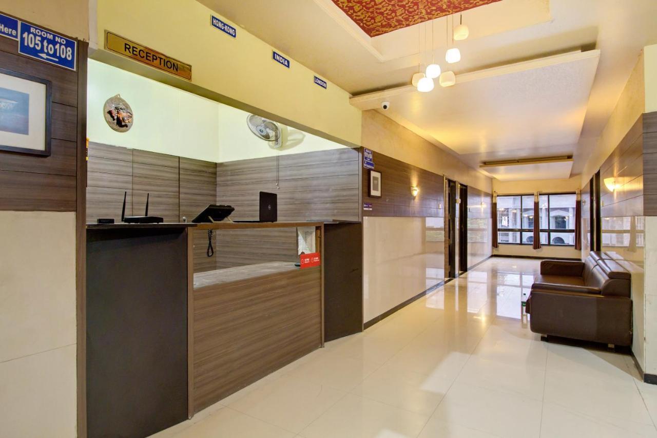Отель Oyo Slp013 Savan And Sapna Lodging Солапур Экстерьер фото