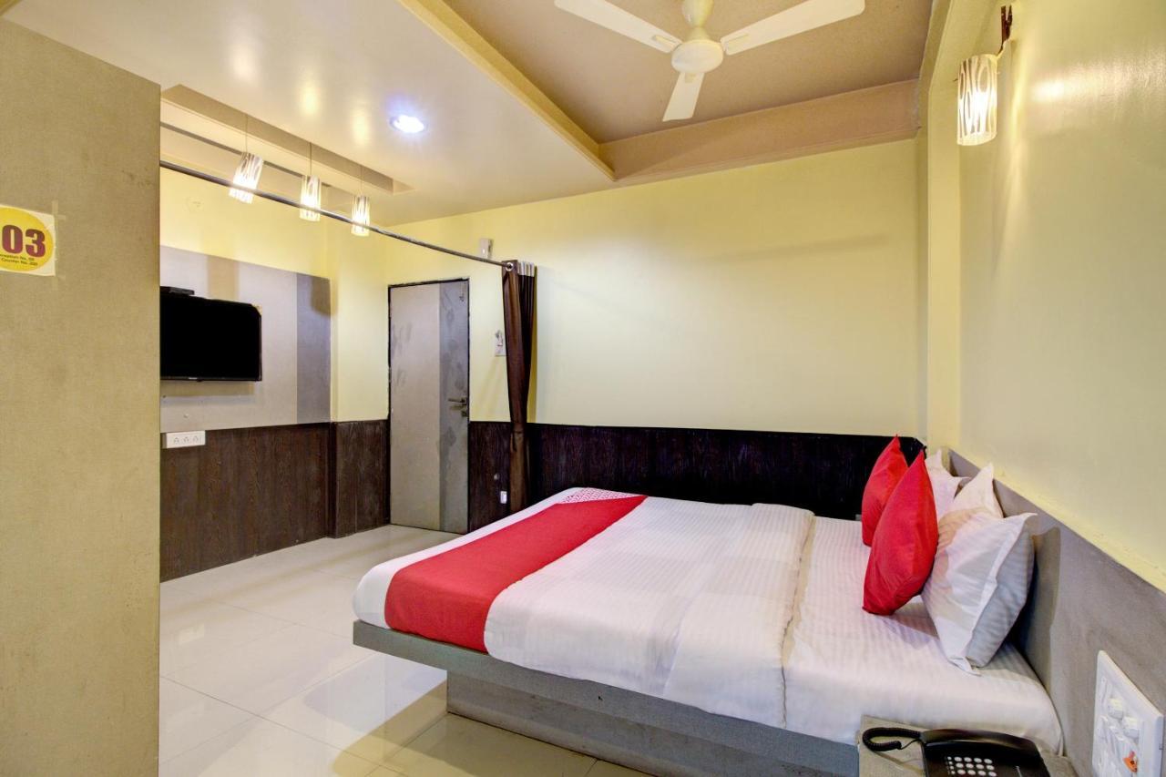 Отель Oyo Slp013 Savan And Sapna Lodging Солапур Экстерьер фото